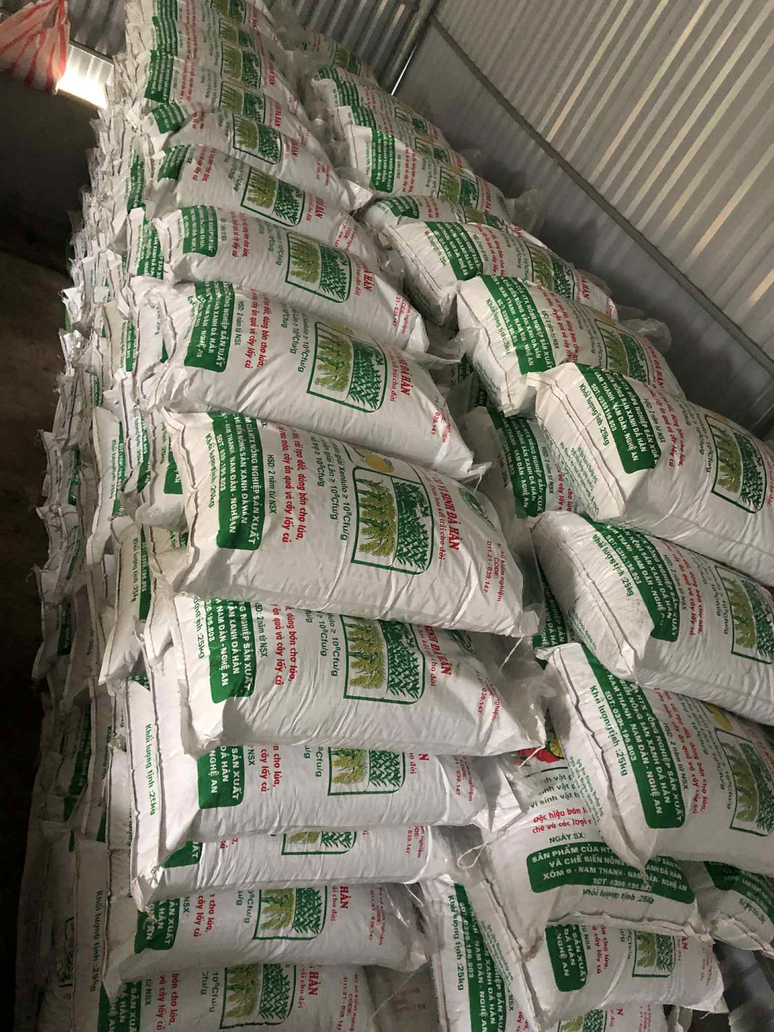 Phân hữu cơ vi sinh Đá Hàn dạng viên nén bao 25kg